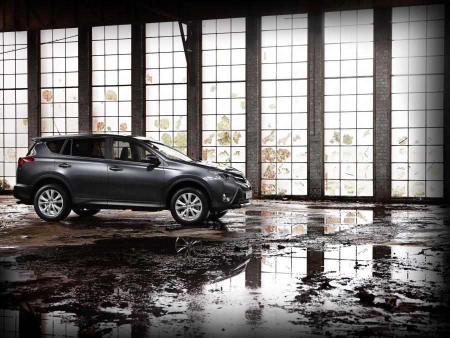  Toyota RAV4 2013 года  (EU) (фото 17 из 27)